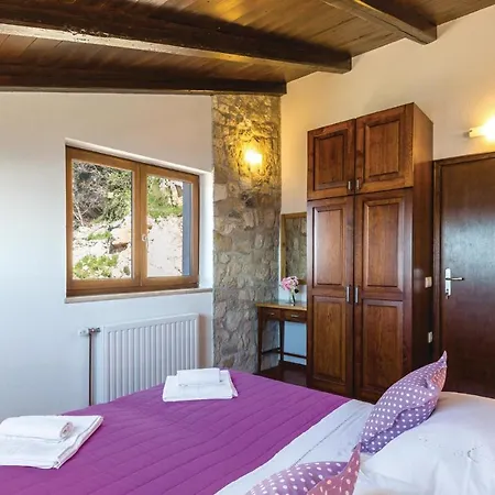 Three-bedroom Holiday In * Brela